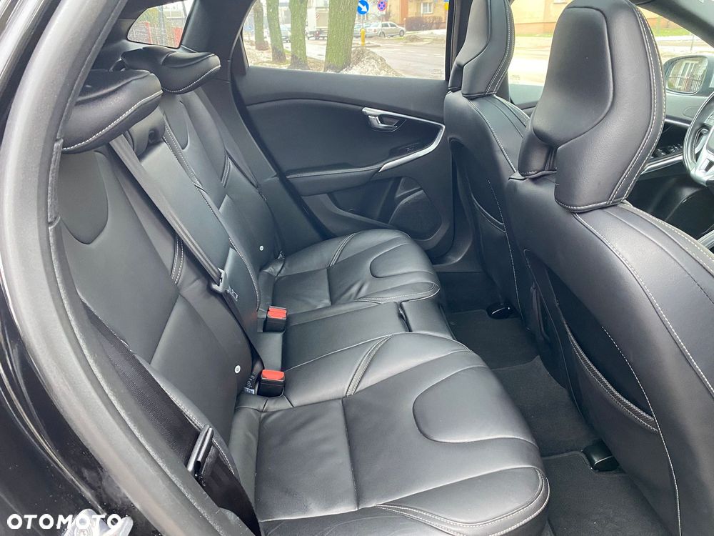 Volvo V40 D3 Geartronic RDesign - 21