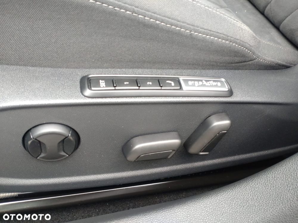 Volkswagen Golf VIII 1.4 TSI Plug-In Hybrid Style DSG - 21