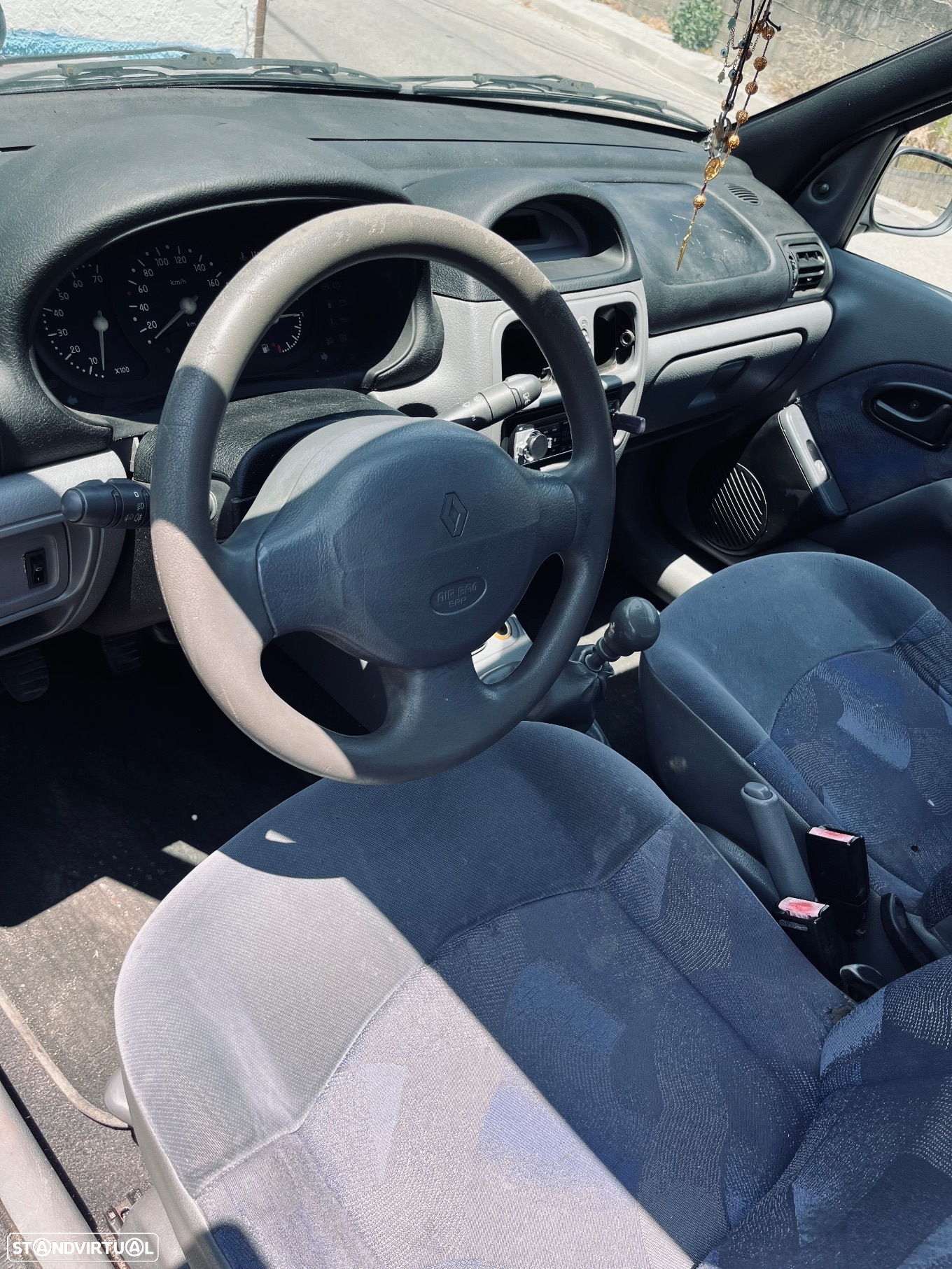 Renault Clio 1.2 RT - 4