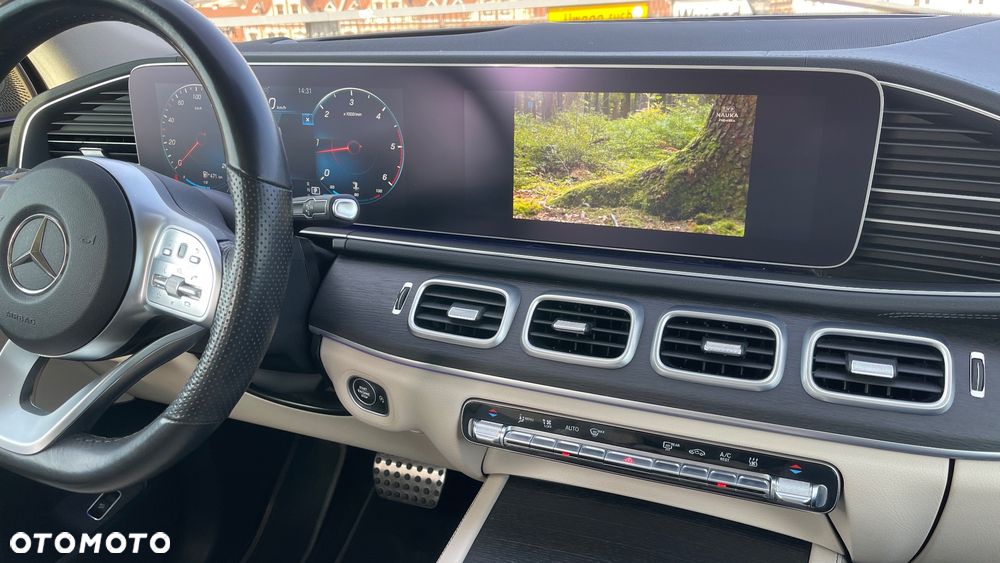 Mercedes-Benz GLS - 33