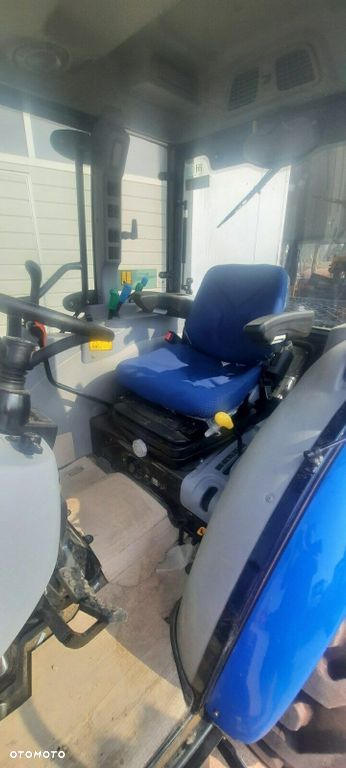 New Holland Boomer 50C - 4