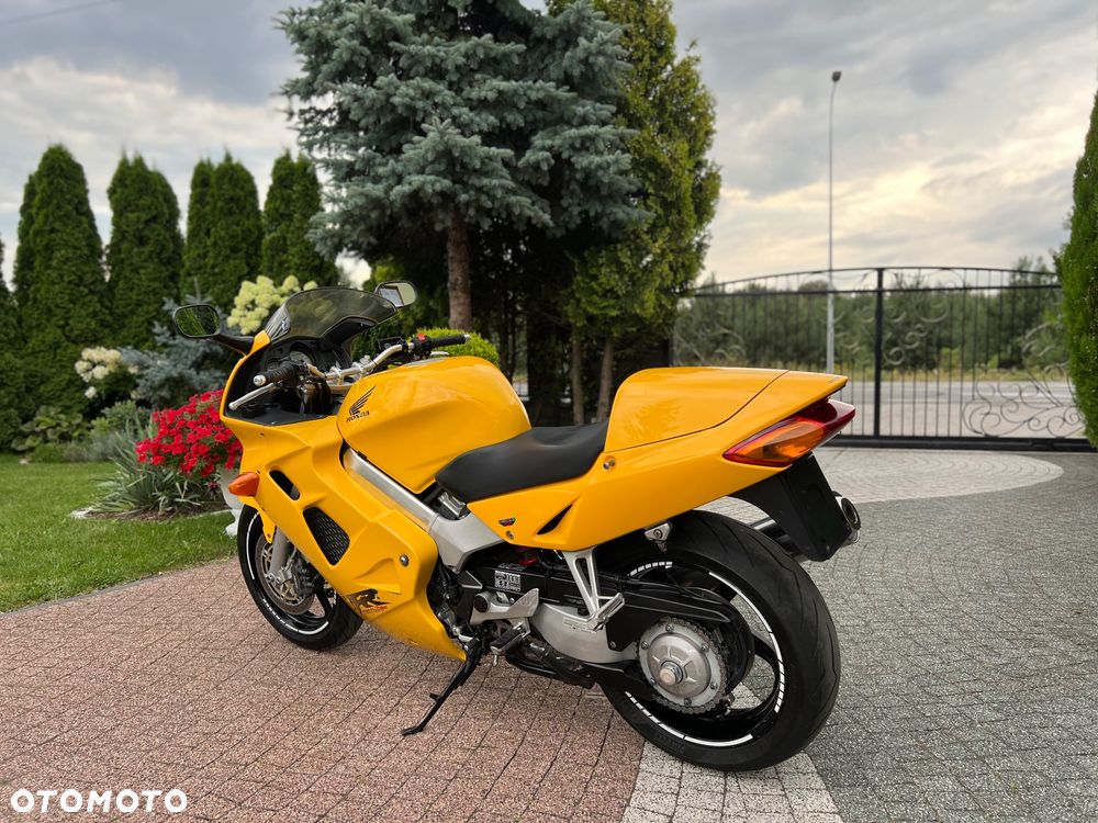 Honda VFR - 17