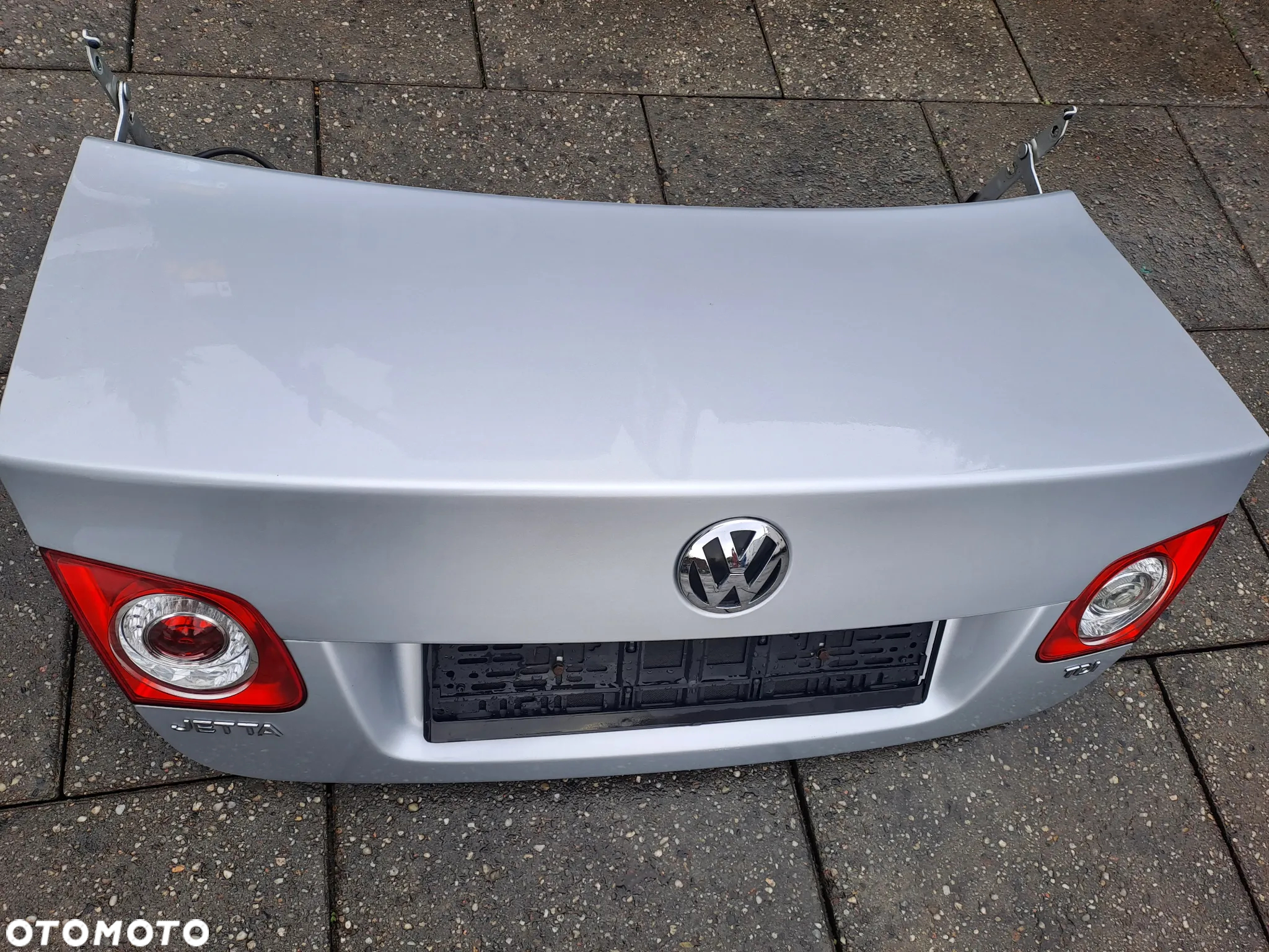 Volkswagen Jetta III 1K2 A5 sedan zderzak tylny z PDC kod lakieru LA7W - 8