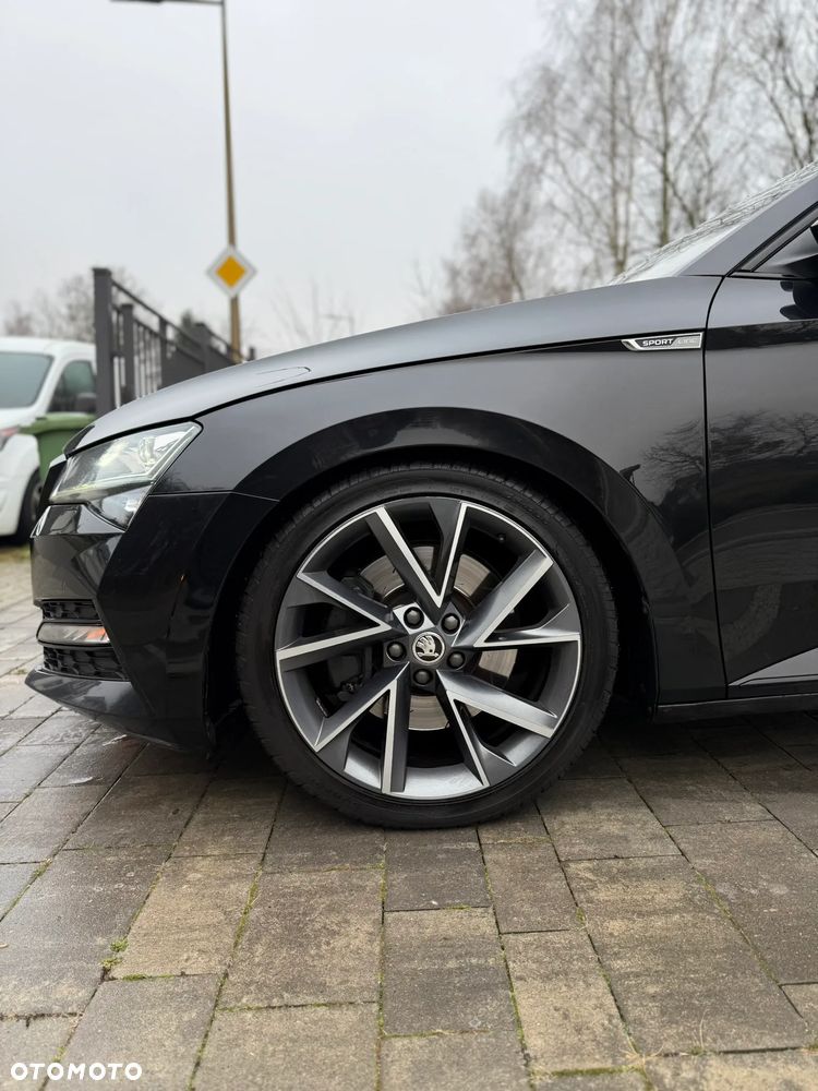 Skoda Superb 2.0 TSI 4x4 DSG Sportline - 9