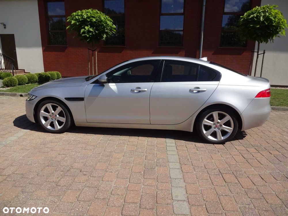 Jaguar XE - 5