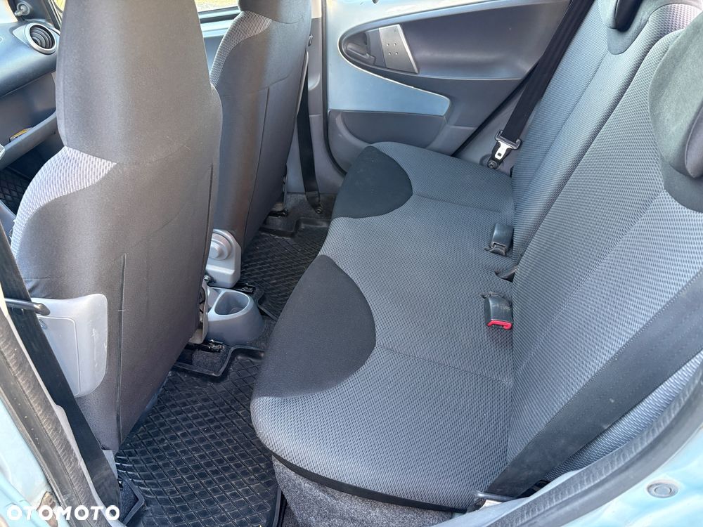 Toyota Aygo Standard - 10