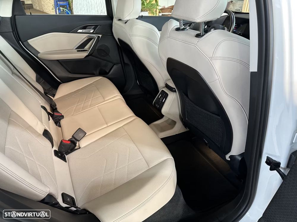 BMW iX1 xDrive30 xLine - 10