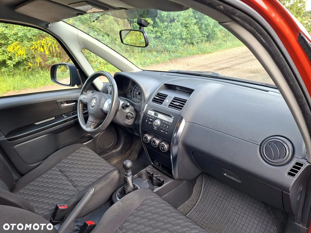 Suzuki SX4 1.6 GS / Premium - 16