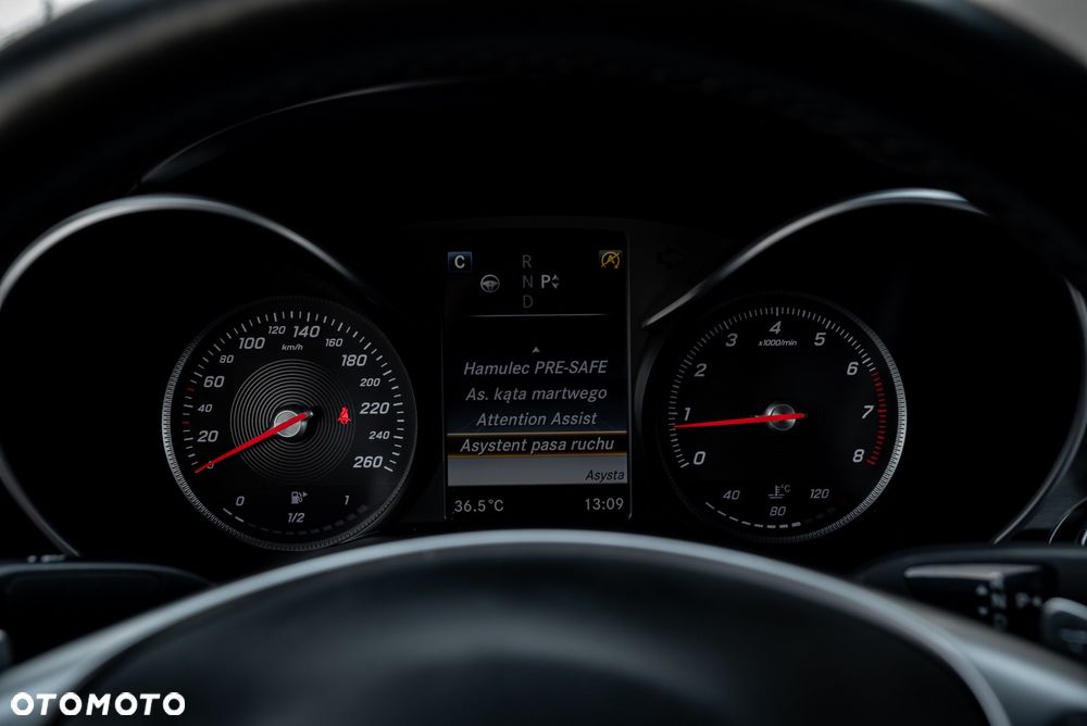 Mercedes-Benz Klasa C 300 9G-TRONIC AMG Line - 36