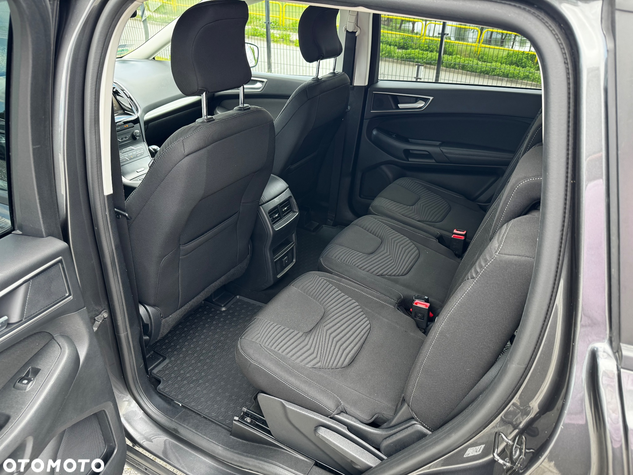 Ford S-Max - 17