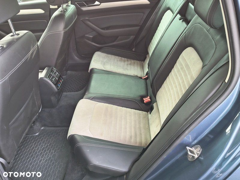 Volkswagen Passat - 33