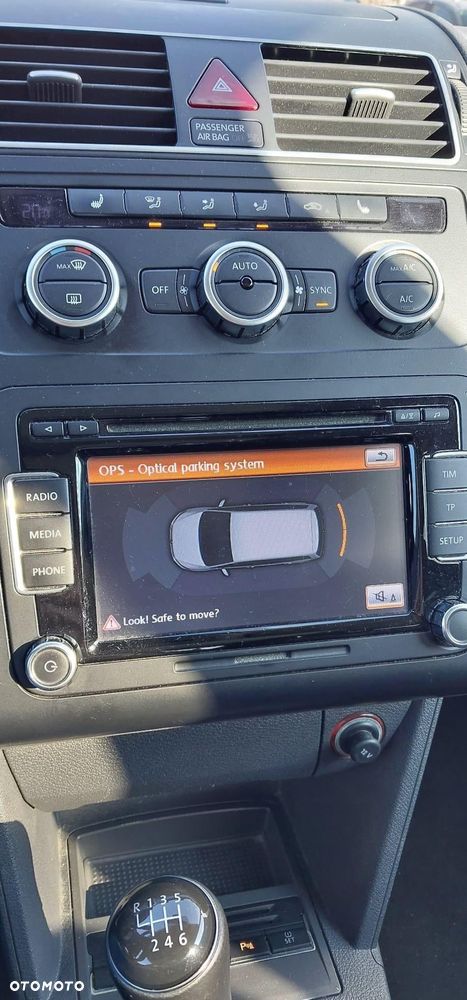 Volkswagen Touran 1.6 TDI DPF BlueMot Comfortline - 24