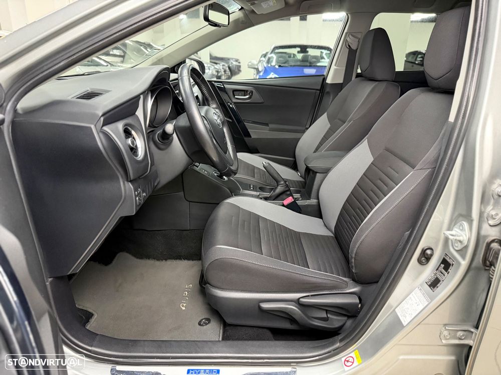 Toyota Auris Touring Sports 1.8 HSD Comfort +P.Sport+Navi - 13