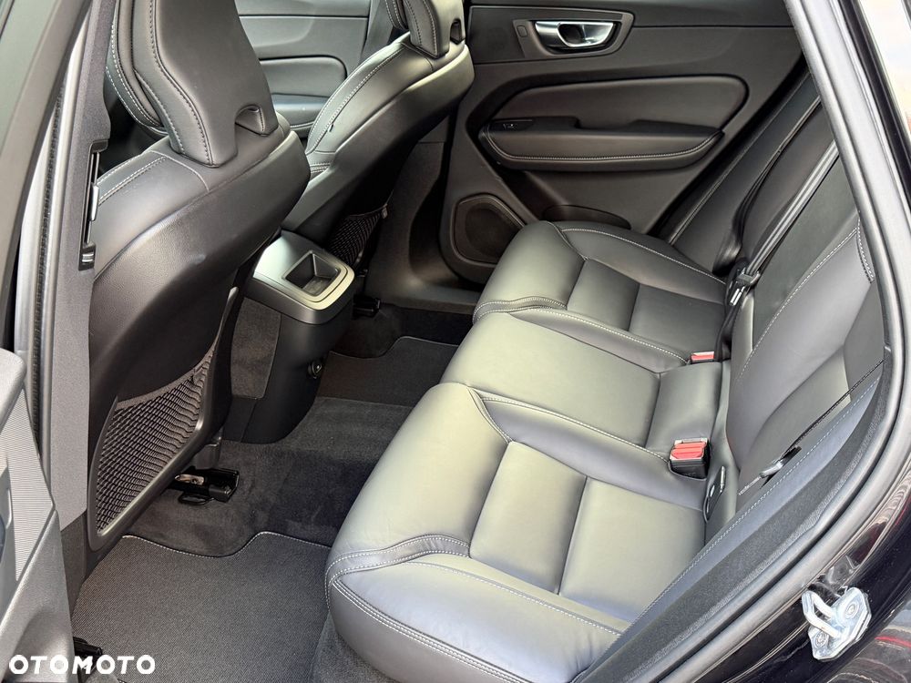 Volvo XC 60 B4 D AWD Geartronic RDesign - 31