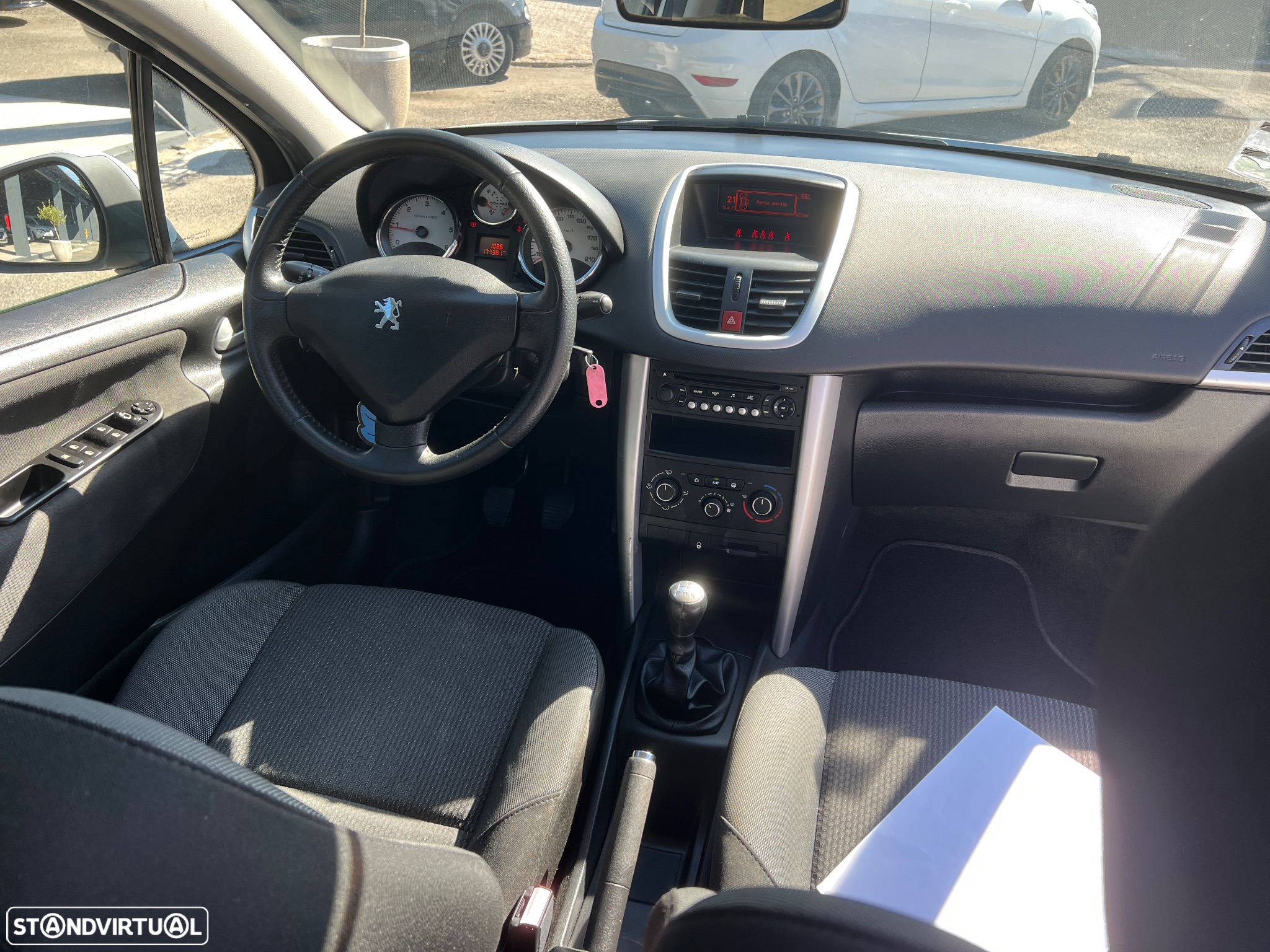 Peugeot 207 1.4 HDi SE Sportium - 20