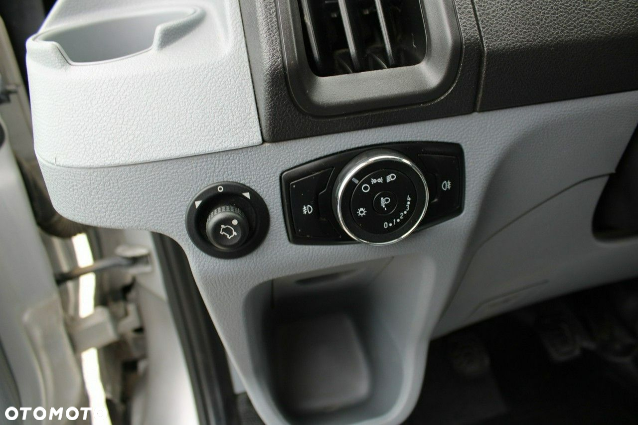 Ford Transit - 18