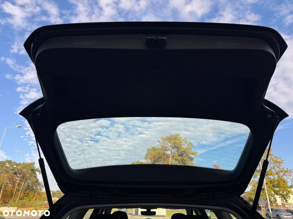Volkswagen Golf - 28