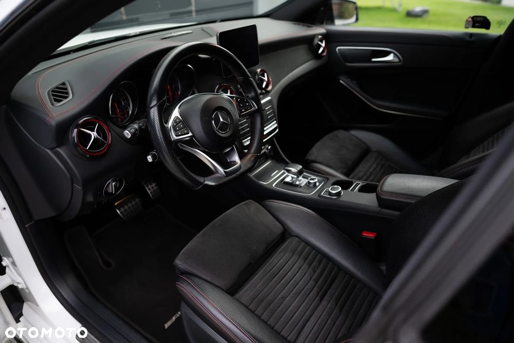 Mercedes-Benz CLA - 35