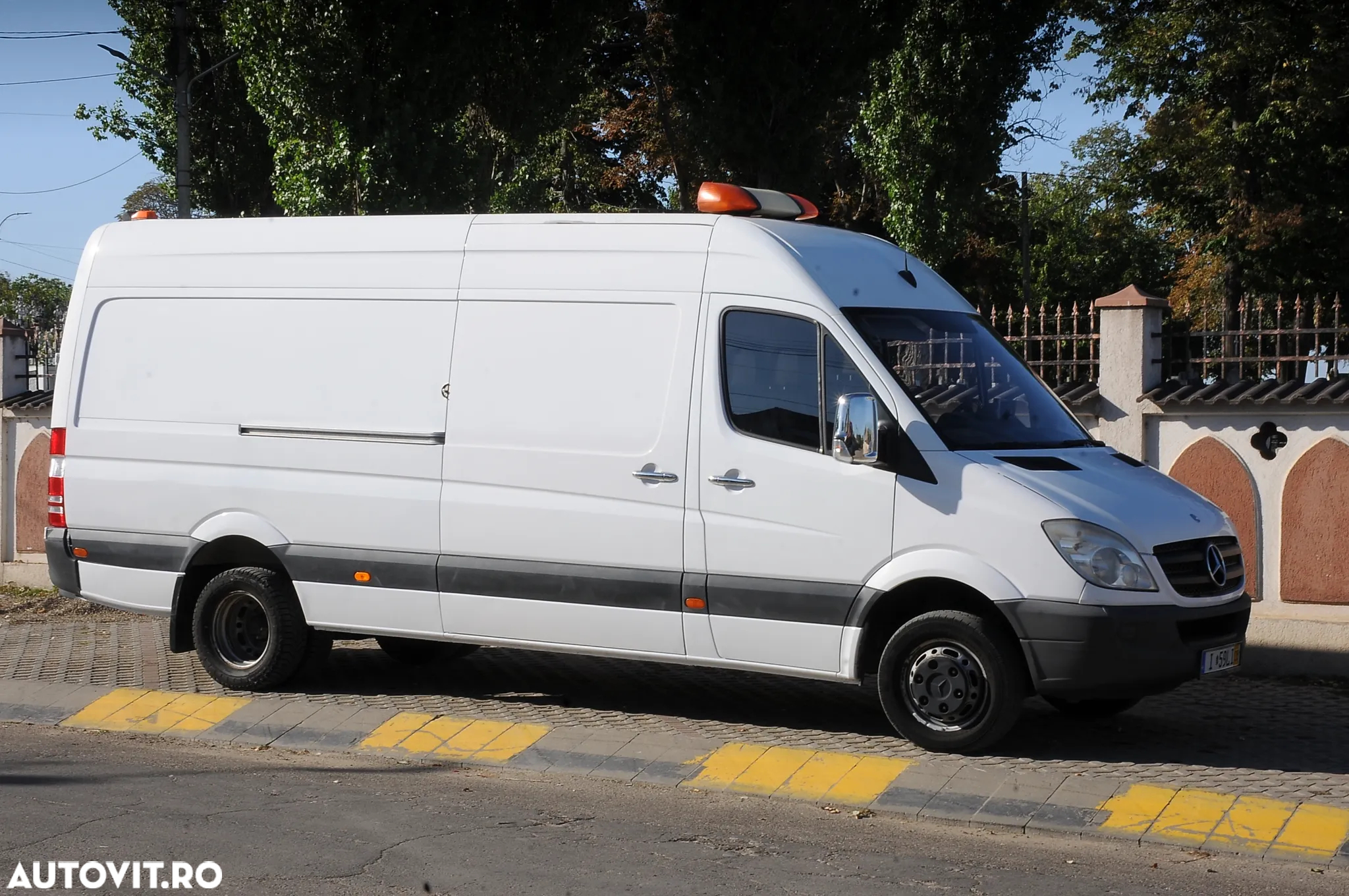 Mercedes-Benz Sprinter - 2