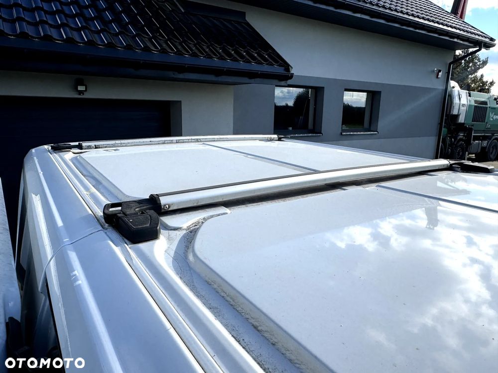 Ford TRANSIT CUSTOM - 24