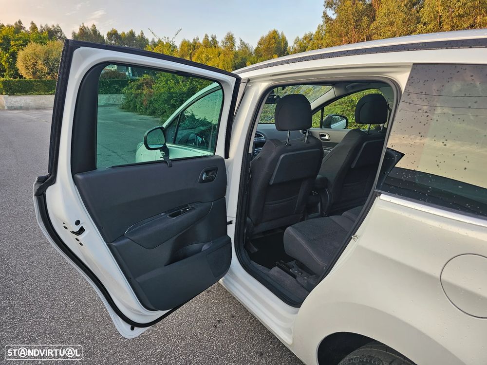 Peugeot 5008 1.6 HDi 7L Allure - 15