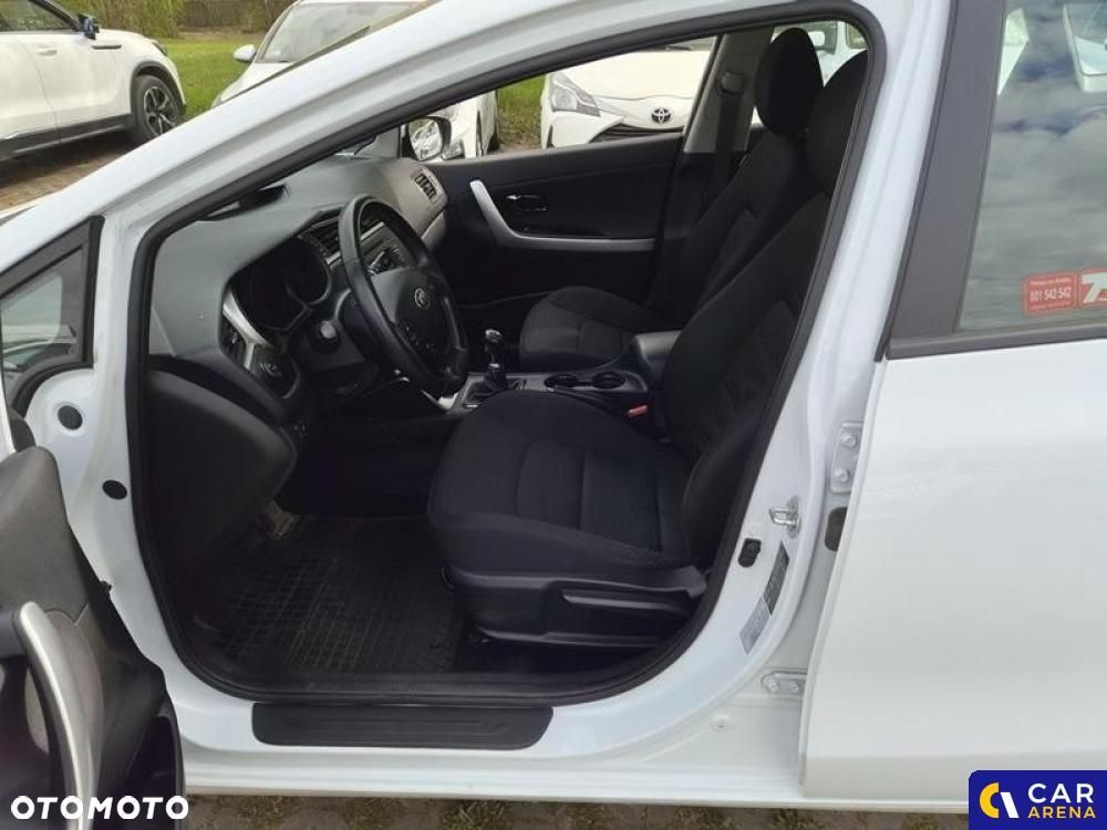 Kia Ceed - 31