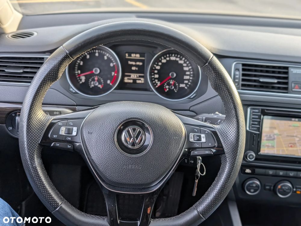 Volkswagen Jetta 1.4 TSI BlueMotion Technology - 16