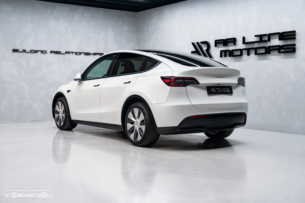Tesla Model Y Long Range Dual Motor AWD - 10