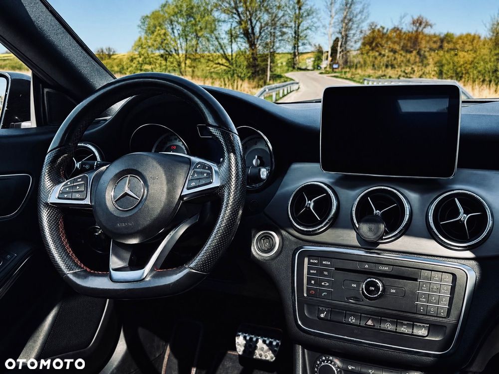 Mercedes-Benz CLA 200 7G-DCT AMG Line - 9