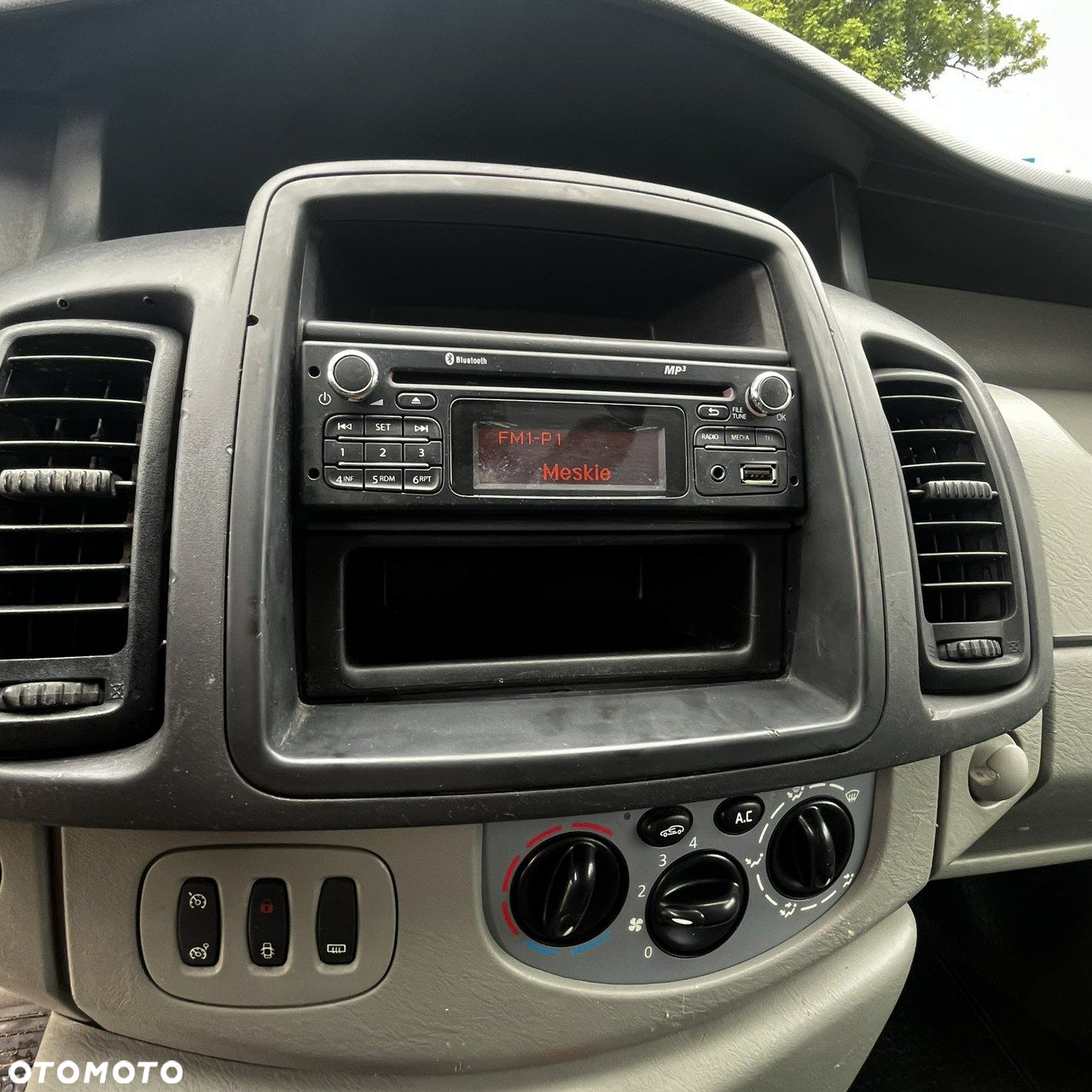 Opel Vivaro - 8