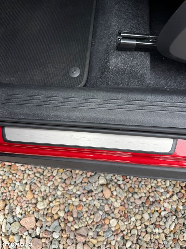 Volvo XC 40 T5 AWD R-Design (Intro Edition) - 13