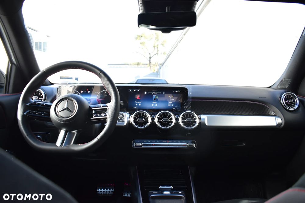 Mercedes-Benz GLB - 14