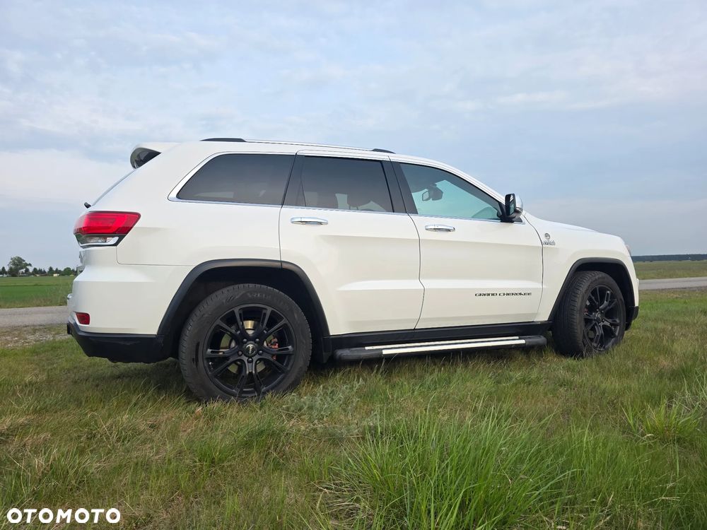 Jeep Grand Cherokee - 12