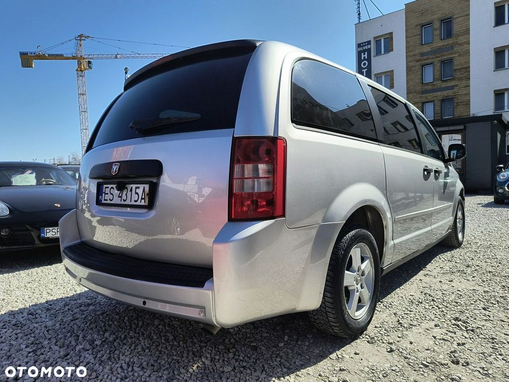 Dodge Caravan - 23