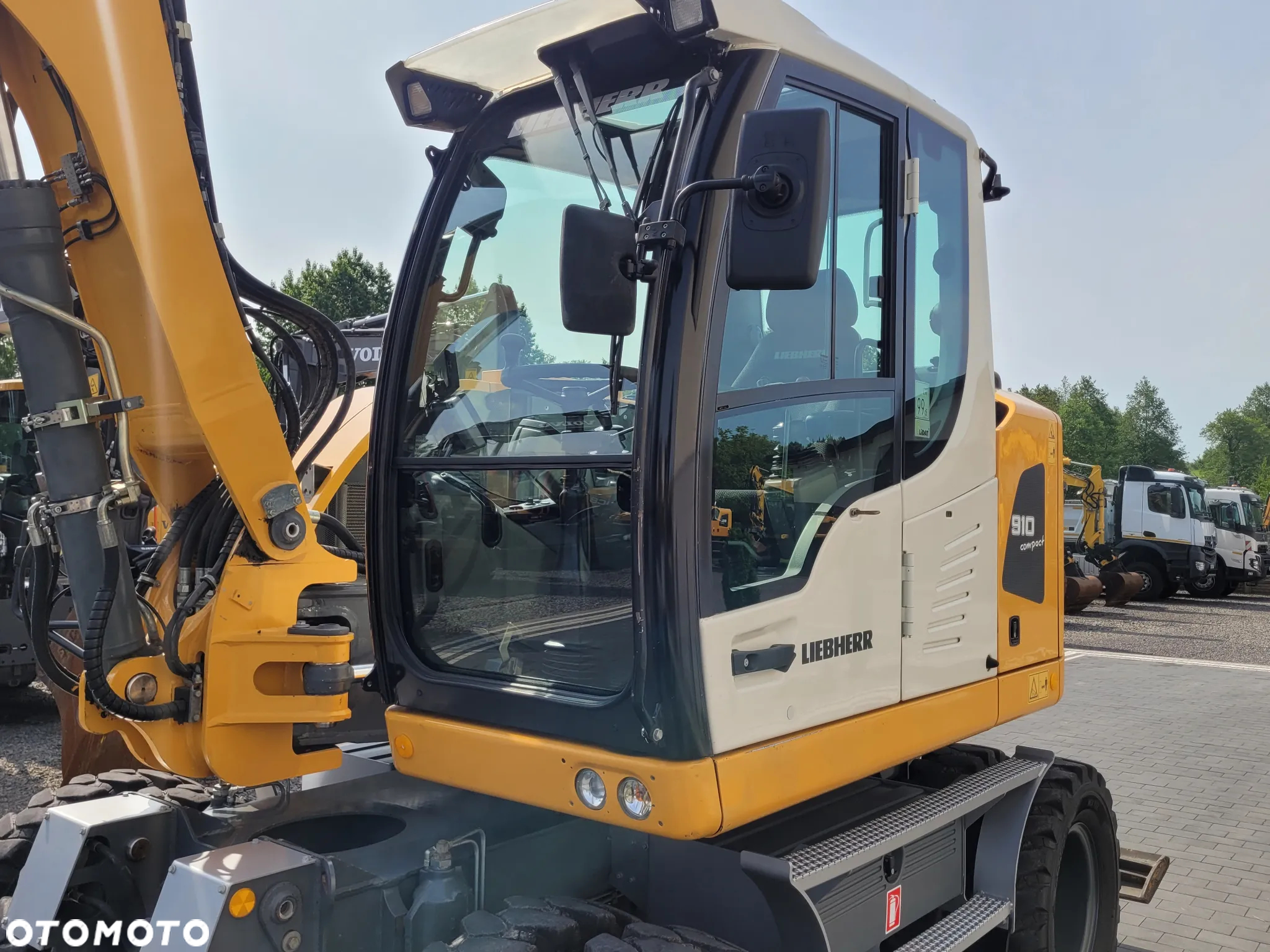 Liebherr A910 compact / 7800h / SUPER STAN / - 14