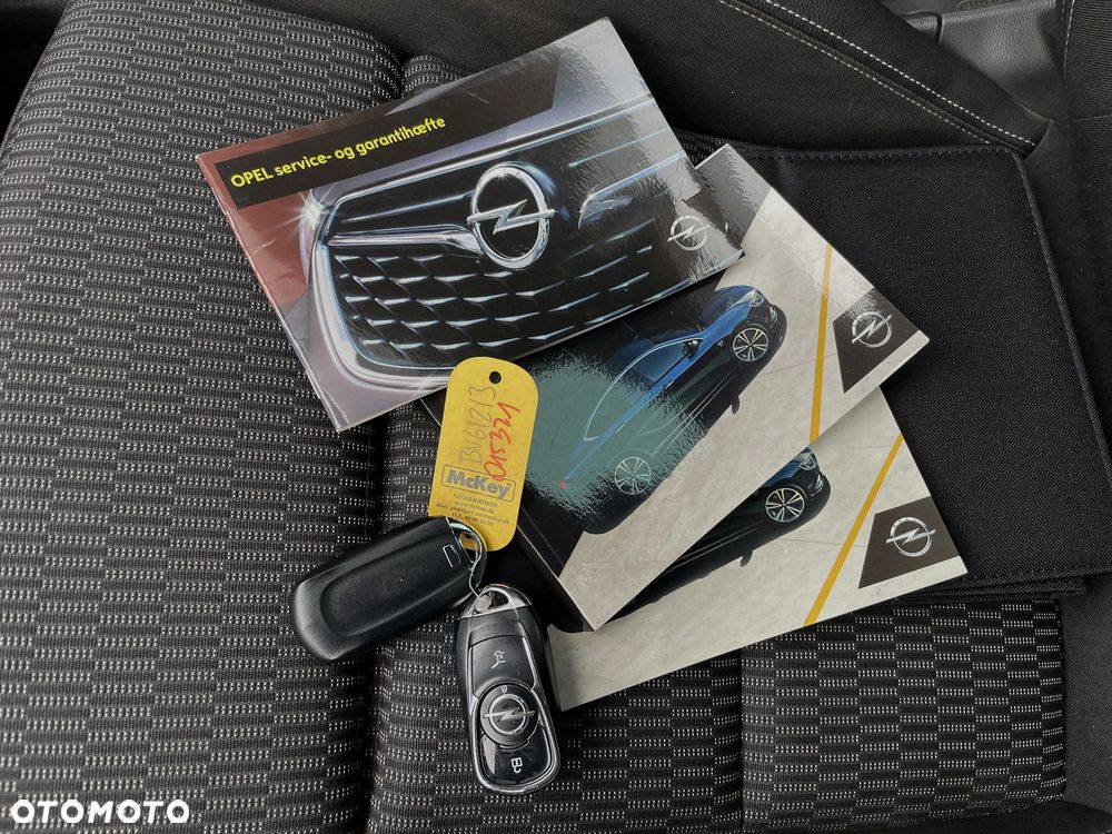 Opel Insignia 1.5 T Exclusive S&S - 36