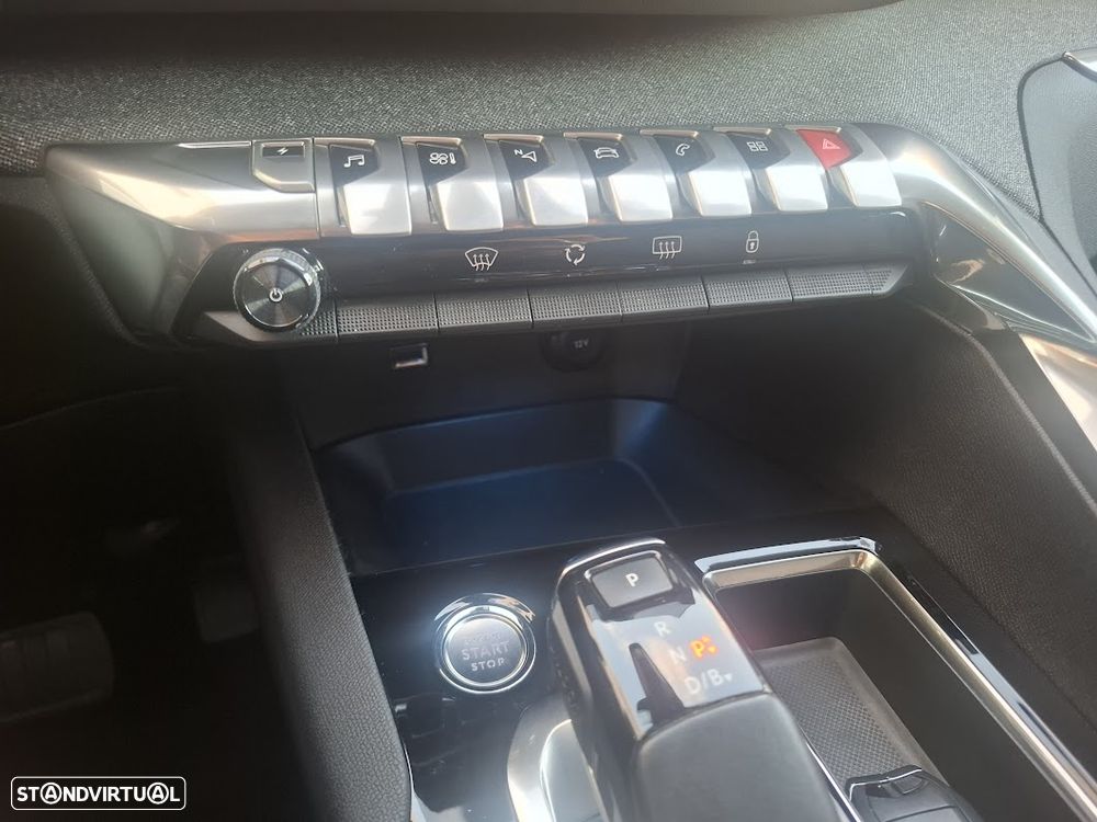 Peugeot 3008 1.6 Hybrid Allure e-EAT8 - 25