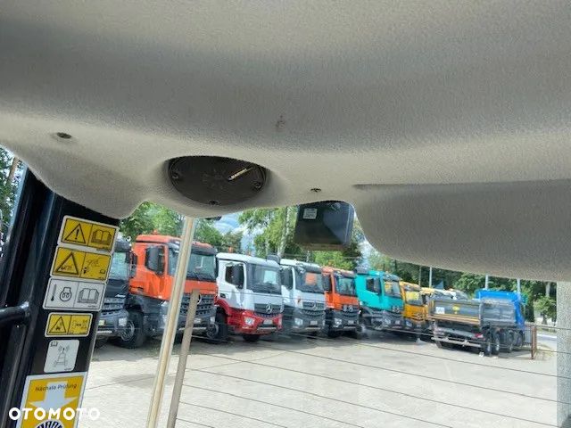 Caterpillar 906M - 24