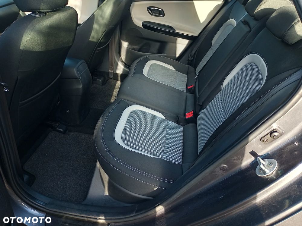 Kia Ceed 1.6 GDI Business Line - 12