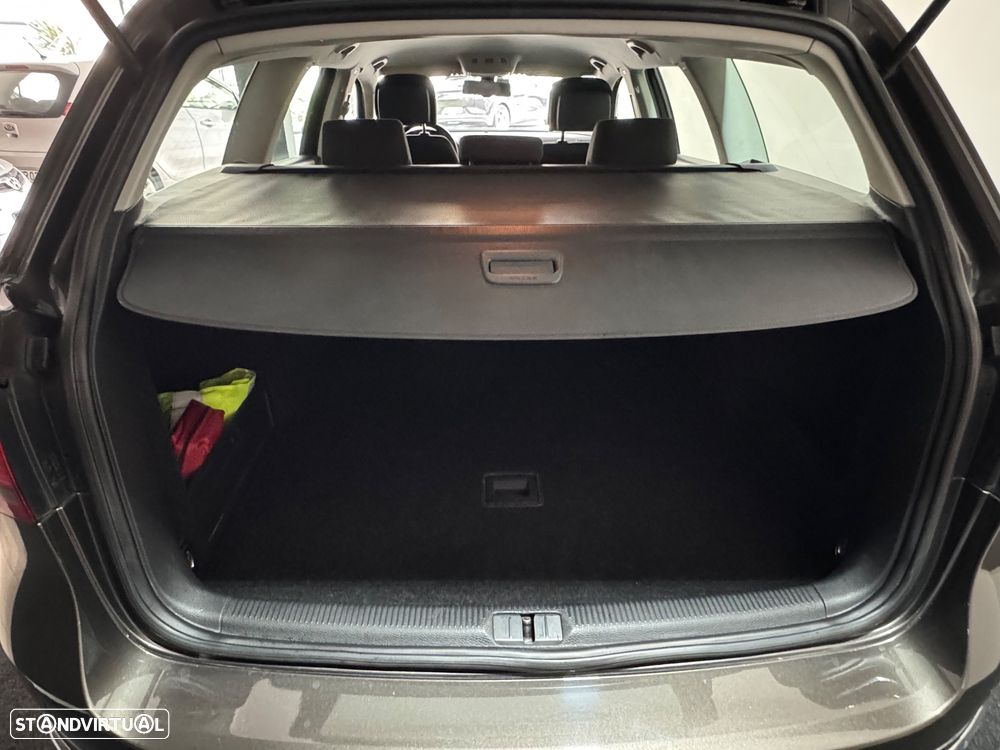 VW Passat 1.6 TDI Trendline - 9