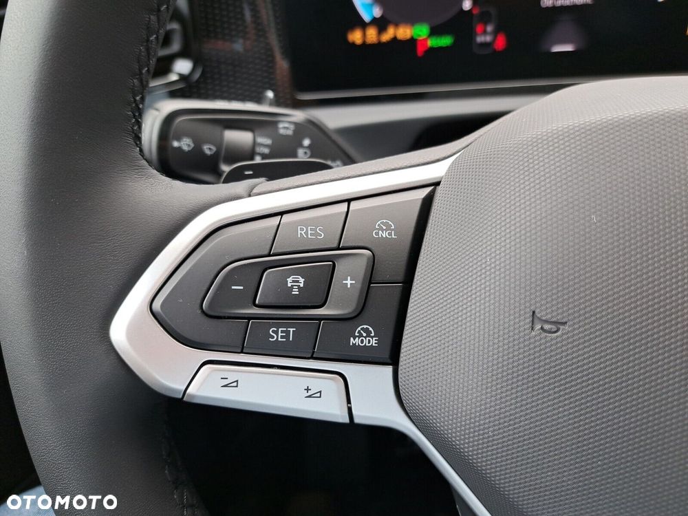 Volkswagen Tiguan - 33