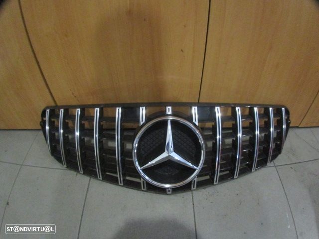 Grelha Friso Gre2893 MERCEDES C S204 W204 FASE 2  2012 200CDI 136CV 5P PRETO FRT GRE PC FRT - 1