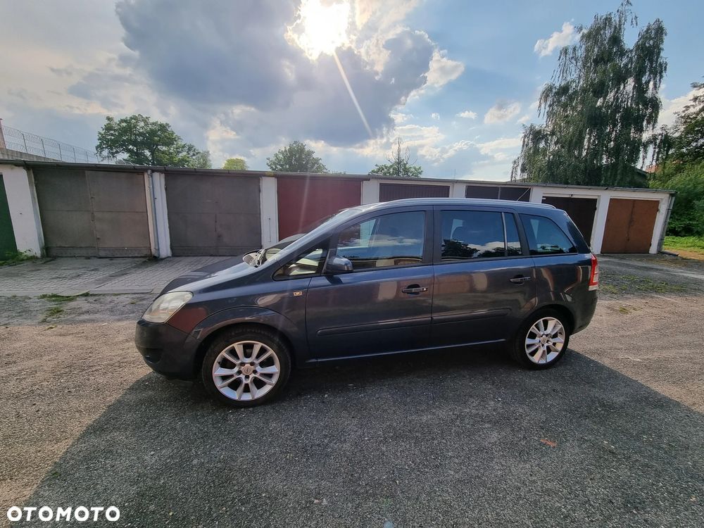 Opel Zafira 1.8 Family - 2