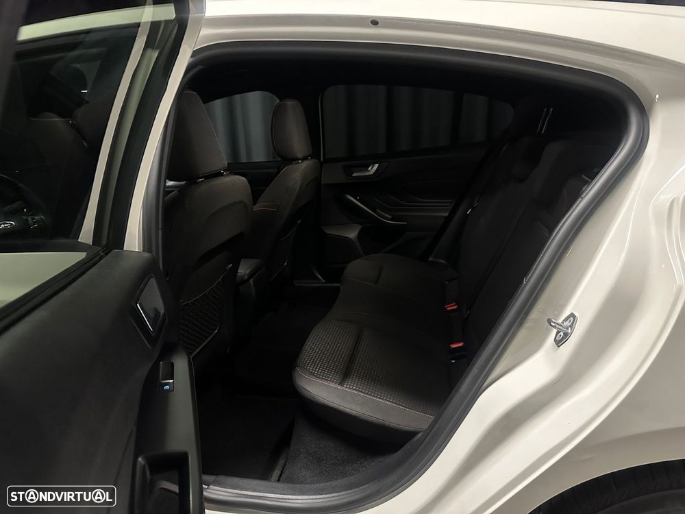 Ford Focus 1.0 EcoBoost ST-Line - 15