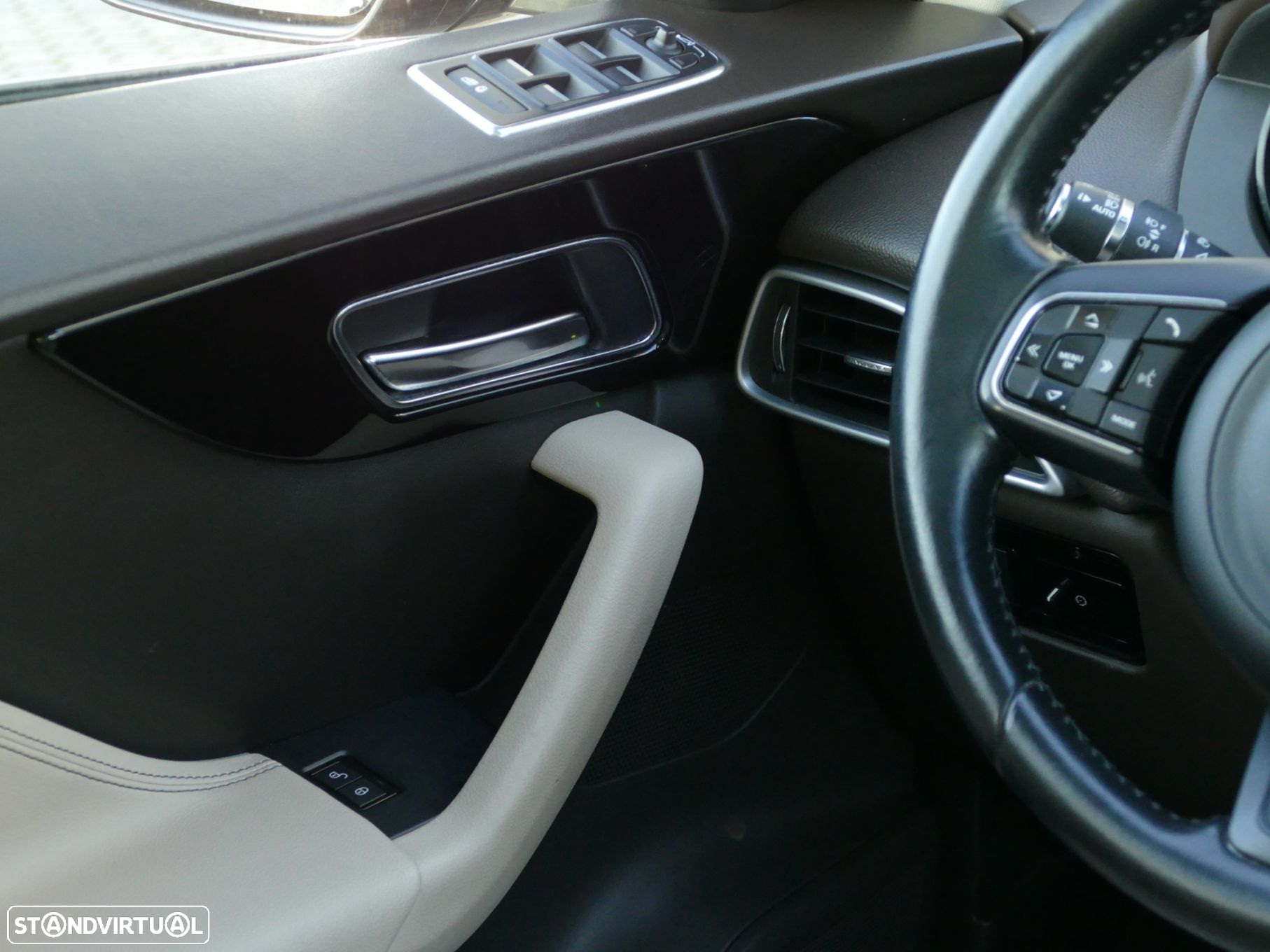 Jaguar F-Pace 2.0 i4D Prestige - 27