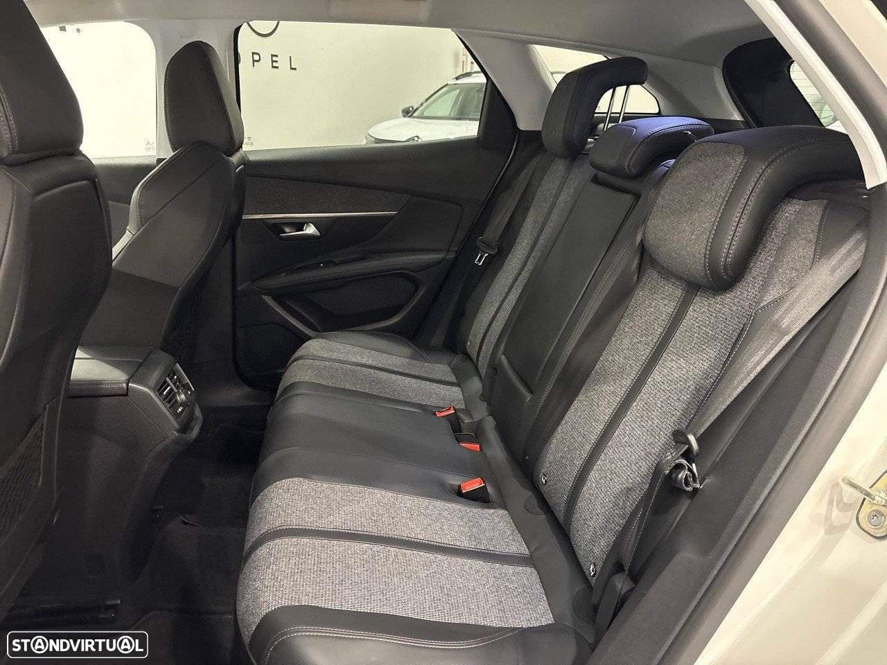 Peugeot 3008 1.5 BlueHDi Allure - 10