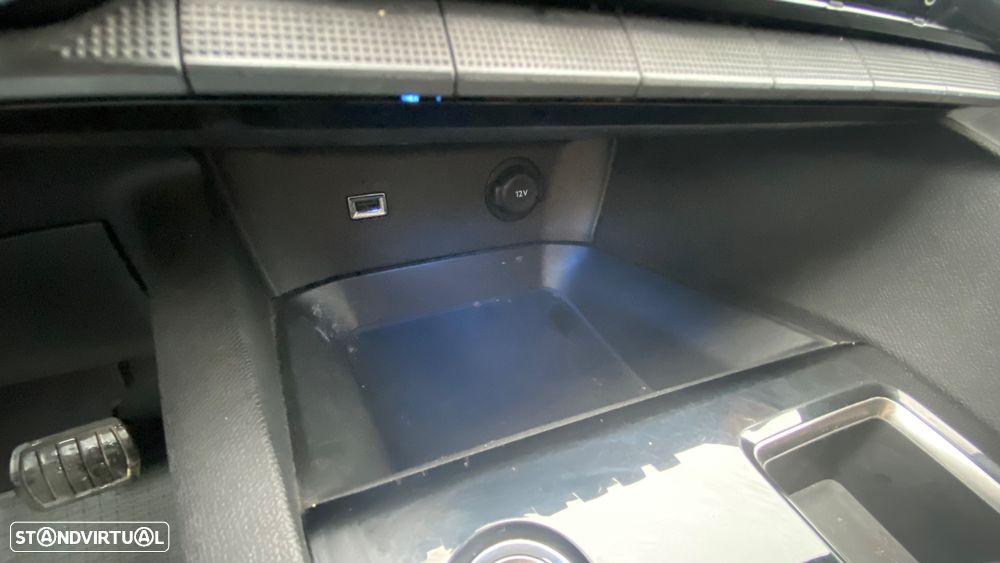 Peugeot 3008 1.6 Hybrid Allure Pack e-EAT8 - 44