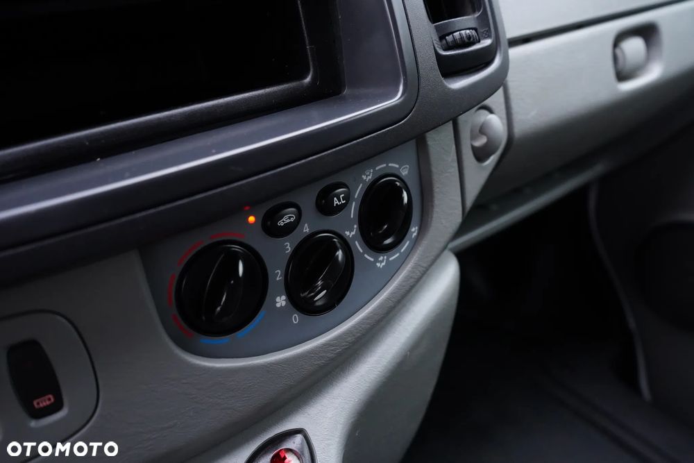 Opel Vivaro - 24