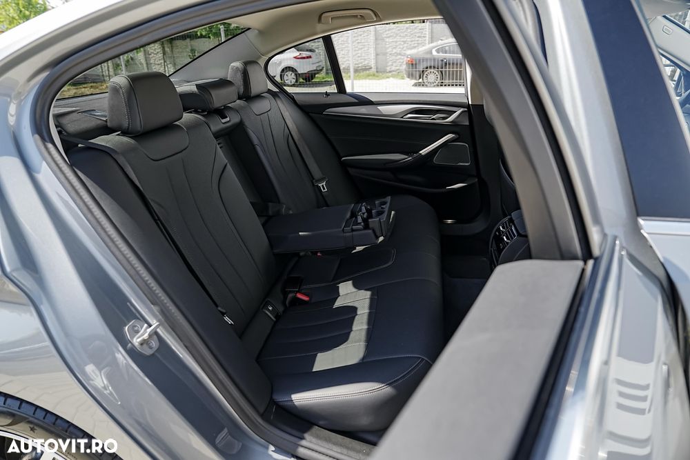 BMW Seria 5 530e xDrive AT PHEV - 13