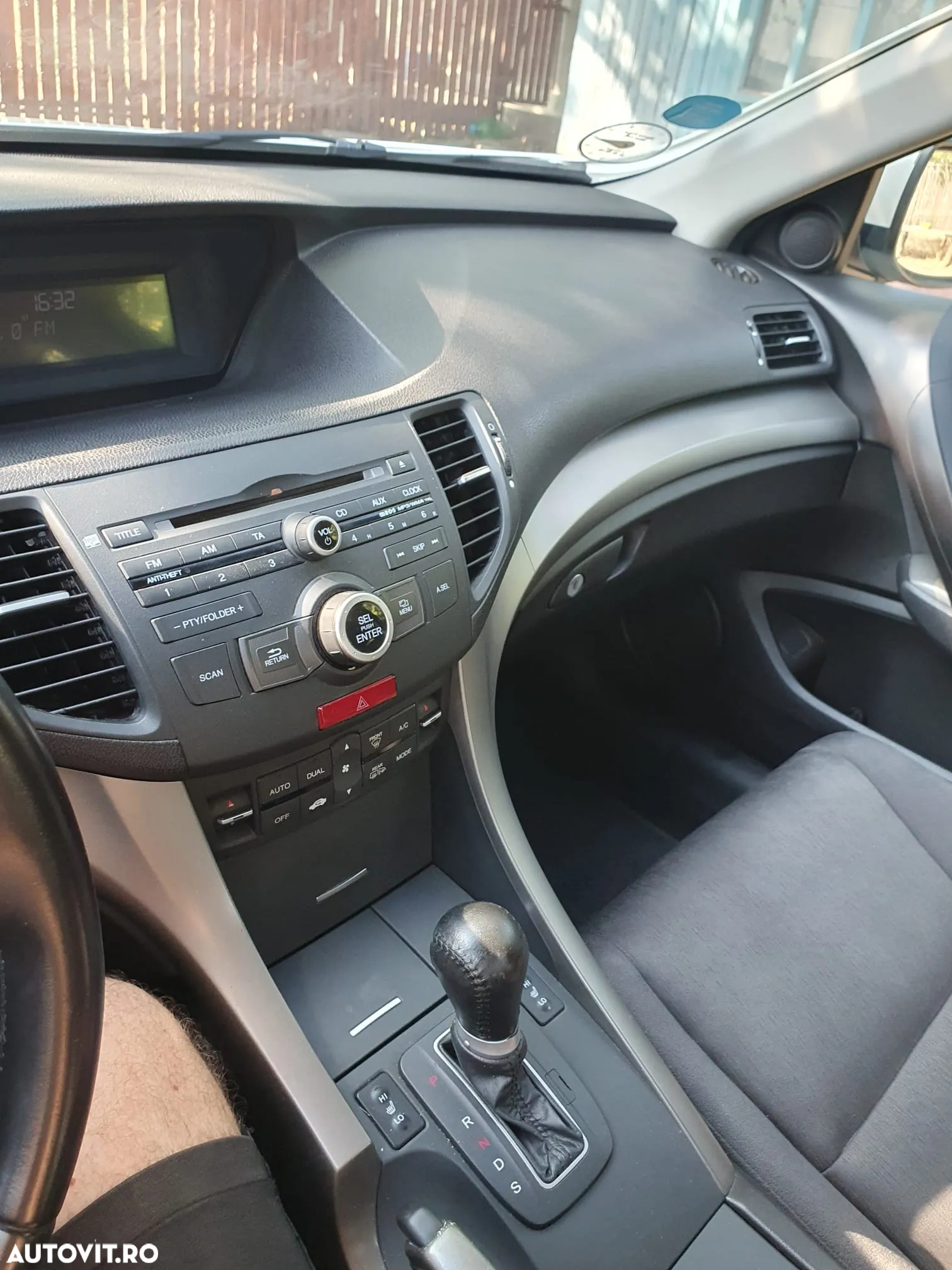 Honda Accord 2.0i Automatic Comfort - 10